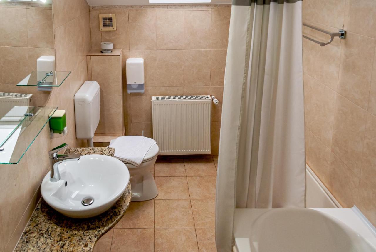 Hotel Prolex Turism Srl Bran  Esterno foto